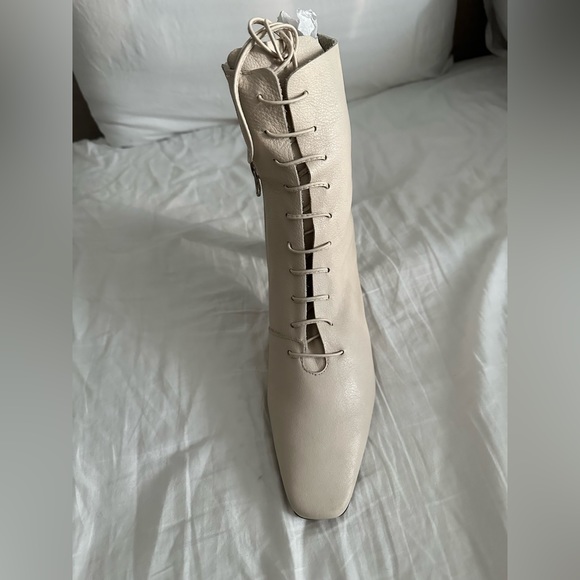 NWOT White lace up ankle booties - Picture 3 of 5